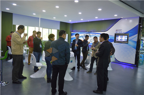 第九屆工業(yè)4.0下企業(yè)轉(zhuǎn)型升級(jí)觀摩團(tuán) 第九屆工業(yè)4.0下企業(yè)轉(zhuǎn)型升級(jí)觀摩團(tuán)