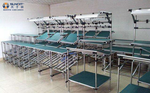 不銹鋼精益管工作臺 不銹鋼<a href='/jingyiguan.htm' class='keys' title='點擊查看關(guān)于精益管的相關(guān)信息' target='_blank'>精益管</a>工作臺