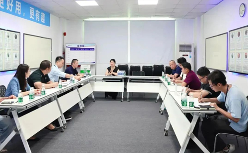 興富社區(qū)書(shū)記茶話(huà)會(huì)