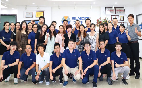 興千田祝大家中秋快樂！