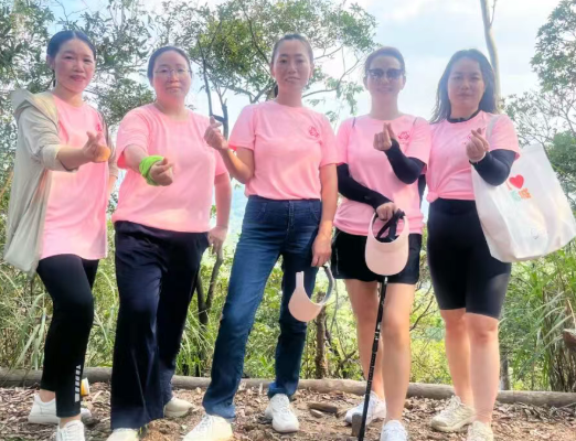 興千田集團(tuán)女職工參加興富社區(qū)“健步新征程，巾幗綻芳華”徒步活動(dòng)6